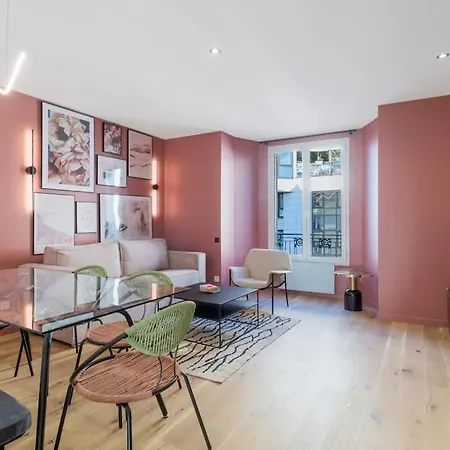 Apartment 31.appart 8pers#3 Bedroom #pere Lachaise #nation Paris